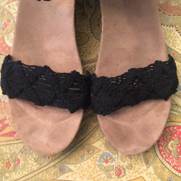 Lucky Brand Sandal - Picture 4 of 5